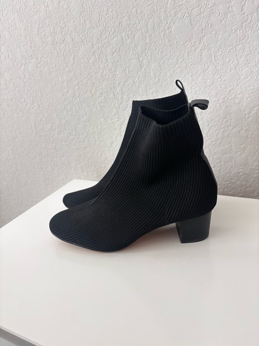 Joie black ribbed block booties size 10 - Picture 3 of 7